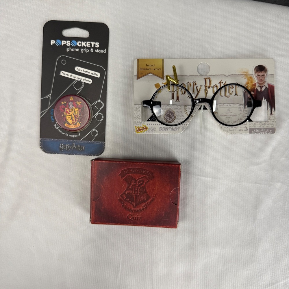 Harry Potter Bundle Gryffindor PopSocket Sun-Staches Glasses Hogwarts Quiz Game